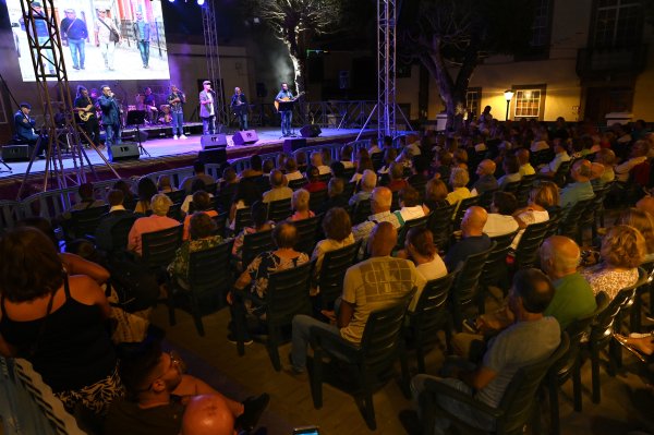 Guía: Besay Pérez, Los Salvapantallas, el Dj Sammyto y Armonía Show amenizarán este fin de semana festivo