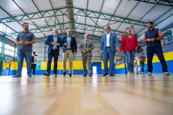 El Cabildo invierte 1,16 millones de euros en las mejoras del campo de f&uacute;tbol de Vecindario