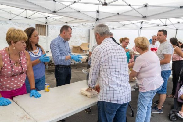 Gáldar: Las actividades infantiles y el almuerzo popular hacen las delicias de toda la familia en la Festividad de Santa Ana