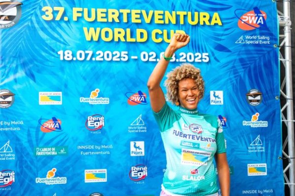 Windsurf: La leyenda continúa. Sarah-Quita Offringa gana en Fuerteventura y alcanza su 26º campeonato mundial