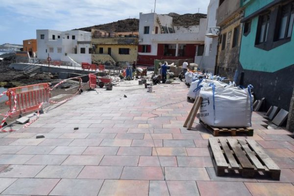 Gáldar: El Ayuntamiento informa del avance en la obra de repavimentación de la Avenida de Los Dos Roques