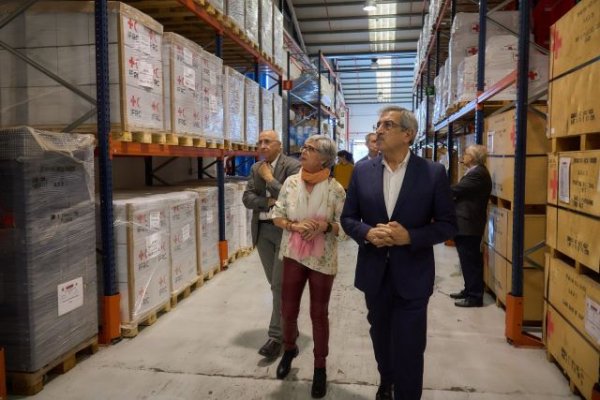 Román Rodríguez garantiza la sensibilidad y el compromiso del Gobierno con Cruz Roja