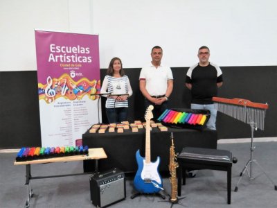 El Ayuntamiento dota de más instrumentos a las Escuelas Artísticas Municipales Ciudad de Guía