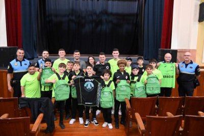 Gáldar da la bienvenida al equipo de fútbol Atlético Ciudad Paiporta para un torneo de categoría alevín en el municipio