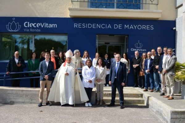 El Obispo de Tenerife visita la nueva residencia de mayores Clece Vitam Vía Ronda en La Laguna