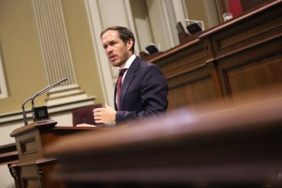 Mariano Zapata: &ldquo;15 empresas se presentan para cubrir las deficiencias el&eacute;ctricas en Canarias&rdquo;