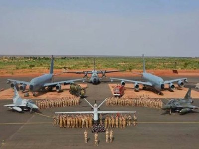 Francia declar&oacute; que no permitir&aacute; que la Junta de Nigeria la eche del pa&iacute;s