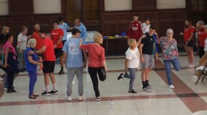 Estudiantes de Cafyd y de Psicología ayudan a sus mayores a llevar una vida más saludable y activa