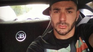 Benzema sufre un robo en su casa mientras jugaba en el Bernab&eacute;u