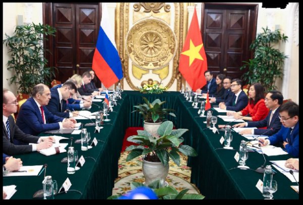 Pueblos. Una visita y una “asociación estratégica”