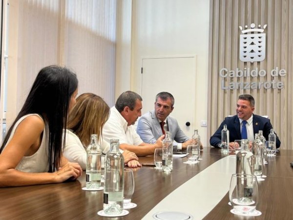 Domínguez reivindica que la gestión estatal supere a la solidaridad en las derivaciones de los menores migrantes