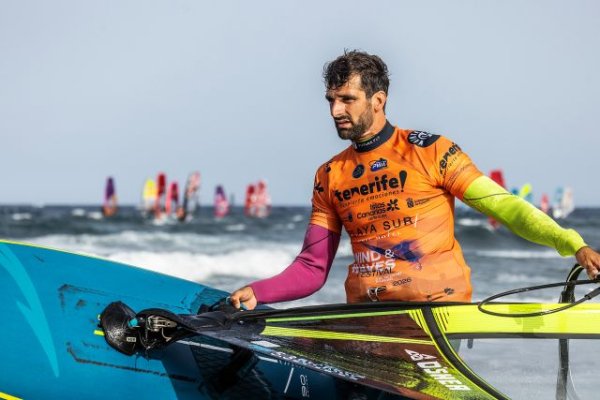 El Wind&amp;Waves Festival retoma la competici&oacute;n tras un fin de semana de condiciones dif&iacute;ciles en El Cabezo