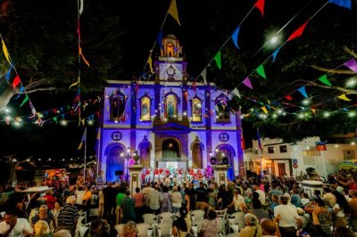 Agaete: La Banda Guayedra y la Banda de Agaete armonizan un pregón histórico para las Fiestas de Las Nieves