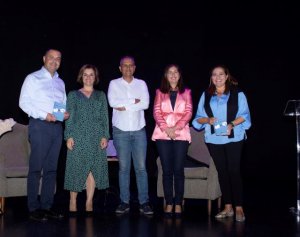 Gu&iacute;a: La presentaci&oacute;n del libro &lsquo;Brumadentro&rsquo; de Coralia Quintana se emite este domingo por las televisiones y medios locales
