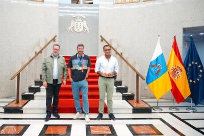 Poli Suárez destaca el esfuerzo en la trayectoria de Carmelo Pérez, campeón mundial de duatlón paralímpico en 2025