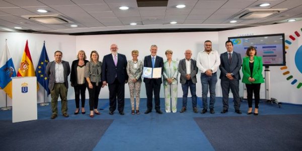 El Gobierno firma con patronales y sindicatos la Estrategia Canaria de Formación Profesional Dual