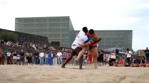 La lucha canaria, protagonista de una exhibición sin precedentes en el Festival de San Sebastián