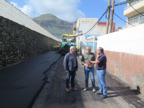 El Ayuntamiento de Gu&iacute;a culmina las obras de reasfaltado y canalizaci&oacute;n de pluviales en San Felipe