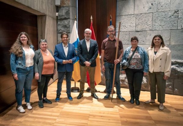 Fernando Clavijo recibe a la Asociación Guanches de Güímar, Medalla de Oro de Canarias 2025