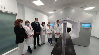 Sanidad invierte 1,7 millones en un nuevo acelerador para el tratamiento de radioterapia en el Hospital Dr. Negr&iacute;n