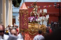 Las calles de G&aacute;ldar se emocionan con su primera procesi&oacute;n como sede de un Santuario