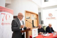 El Cabildo respalda la labor de Cáritas de alojamiento, inserción, “dignidad y esperanza” de las personas sin hogar con 112.000 euros en 2025