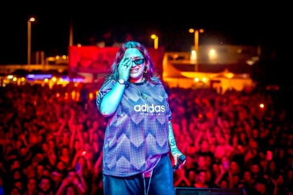 Lanzarote: Lía Kali desata la emoción colectiva en en la primera ruta de Arrecife en Vivo