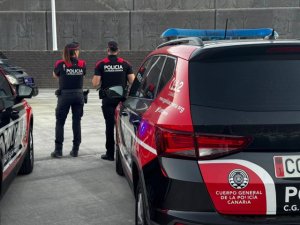 La Policía Autonómica identifica en Arucas a un grupo de presuntos carteristas y detiene a uno de ellos