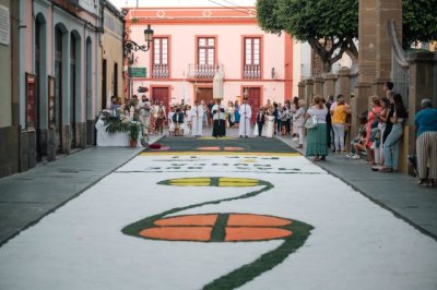 Gáldar: El Ayuntamiento anima a la ciudadanía a participar este fin de semana en la elaboración de las alfombras del Corpus Christi