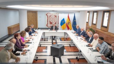 Canarias condiciona su respaldo al sistema de financiación al respeto del REF y una mejora de su financiación