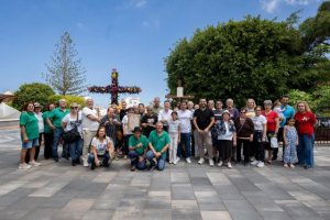 G&aacute;ldar: La Santa Cruz hermana a la A.V. &ldquo;Amagro&rdquo; y a la A. &ldquo;Los &Aacute;ngeles echan una mano&rdquo;