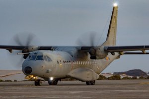 El Mando Aéreo de Canarias colabora en el traslado de personal especializado desde Canarias a las zonas afectadas por los incendios forestales