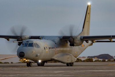 El Mando Aéreo de Canarias colabora en el traslado de personal especializado desde Canarias a las zonas afectadas por los incendios forestales