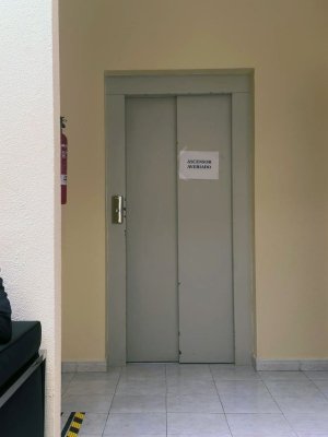El Ayuntamiento de Gu&iacute;a lleva diez meses sin disponer de ascensor