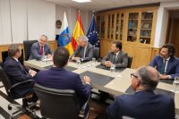 Torres garantiza que Naviera Armas mantendr&aacute; sus conexiones con Canarias tras la venta de la compa&ntilde;&iacute;a