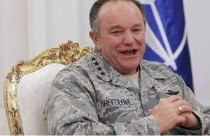 Artículo de opinión: &#039;El ex comandante de la OTAN pide bombardear Crimea&#039;