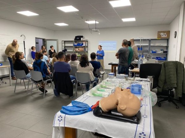 Atención Primaria de Gran Canaria organiza el primer taller de la nueva aula de resucitación cardiopulmonar