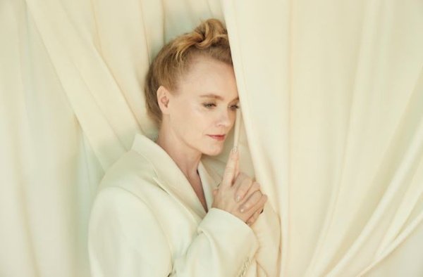 M&uacute;sica: Ane Brun lanza nueva canci&oacute;n, 'Mano en fuego' (V&iacute;deo)