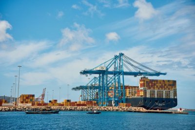 OPSCA adquirir&aacute; dos nuevas gr&uacute;as post panamax para el Puerto de Las Palmas