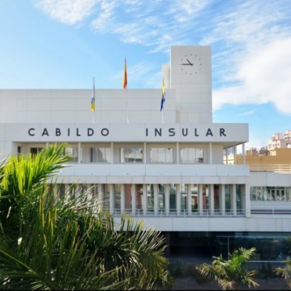 “ La apuesta del Cabildo por los servicios extra residenciales nos permite atender hoy a casi dos mil personas más que en 2020”