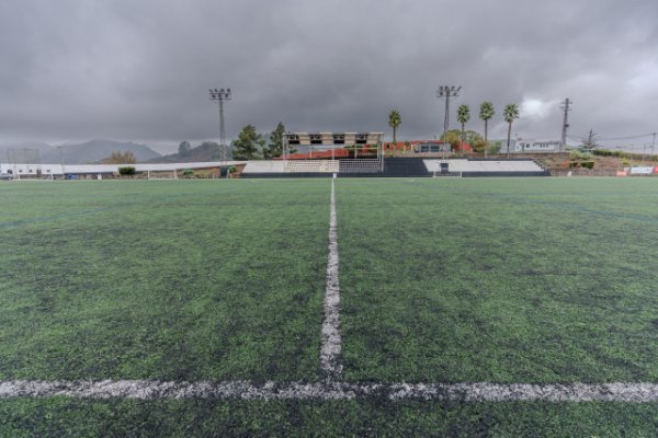 Abierto el periodo de licitación para renovar el césped artificial del campo de fútbol de La Laguna