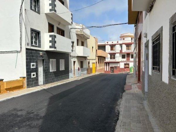 Gáldar: Asfaltada la calle Profesor Marcelino Cisneros en La Montaña
