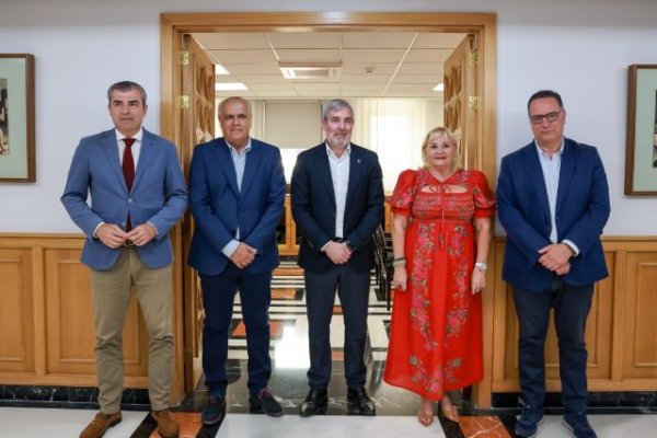 Automovilismo: El presidente, Fernando Clavijo, recibe a los organizadores del Rally Islas Canarias - Rally de España