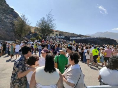 La ciudadan&iacute;a exige en La Aldea la paralizaci&oacute;n de la macrogranja marina proyectada por Gran Canaria Bass Company SL con una protesta por mar y tierra