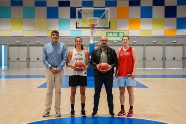 El consejero de Deportes, Aridany Romero, visita a las grancanarias Leonor Rodríguez y Maite Cazorla, preseleccionadas para disputar con España los Juegos Olímpicos de París 2024