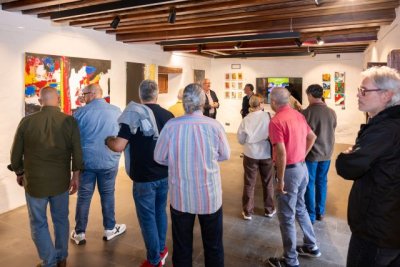 Gáldar: Juan Luis Calero revela su faceta de pintor con ‘La silla evocadora’ en el Museo Agáldar