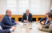 Clavijo garantiza el apoyo del Gobierno a las demandas de la industria canaria para paliar los sobrecostes
