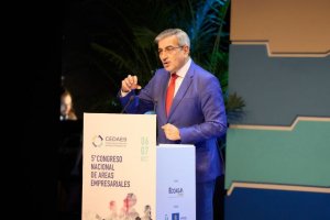 Rom&aacute;n Rodr&iacute;guez apunta a la diversificaci&oacute;n econ&oacute;mica como la herramienta b&aacute;sica para mejorar el futuro de Canarias