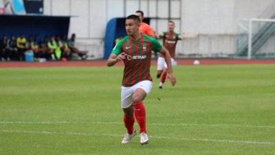 El futbolista más rico del mundo se va sin debutar