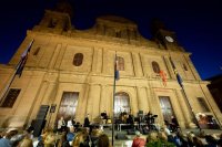 G&aacute;ldar: Extraordinario Concierto de Semana Santa en el Frontis de la Iglesia de Santiago
